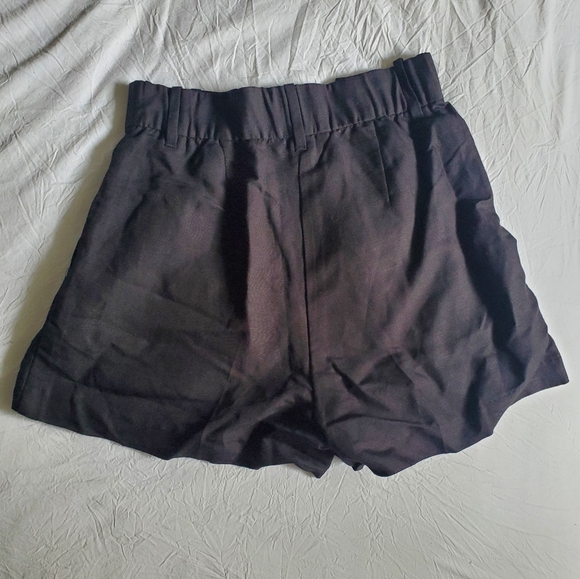 H&M Linen-Blend Shorts - Picture 3 of 9
